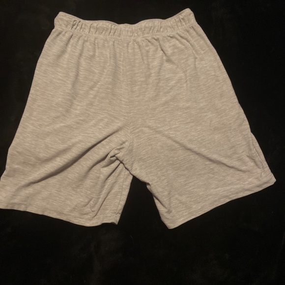Men’s Old Navy Shorts in Heather Grey (S) - Picture 2 of 2